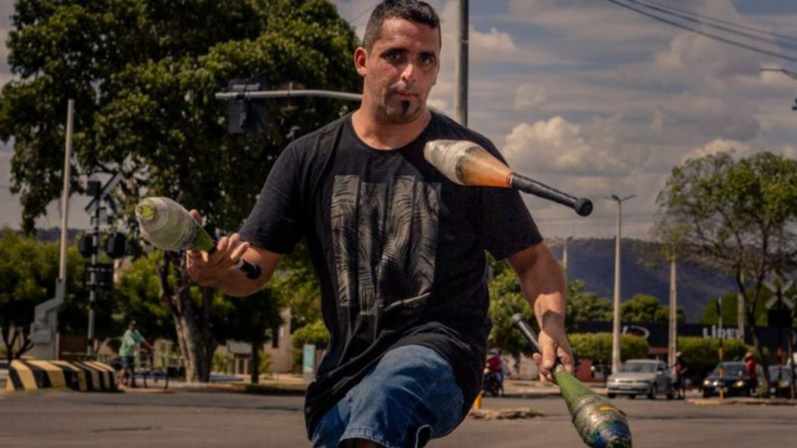 Artista de rua do Uruguai é assassinado a golpes de faca no Ceará