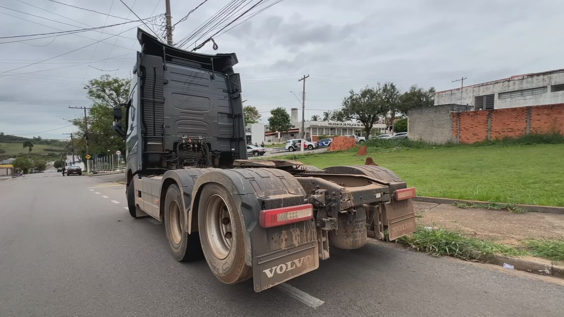 Quadrilha é presa suspeita de roubar caminhão e sequestrar motorista no interior de SP