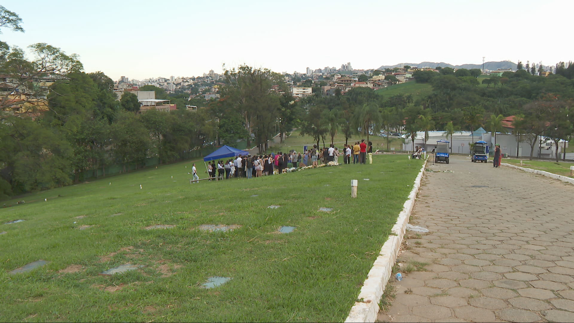 Corpo da atriz Teuda Bara é enterrado em Belo Horizonte