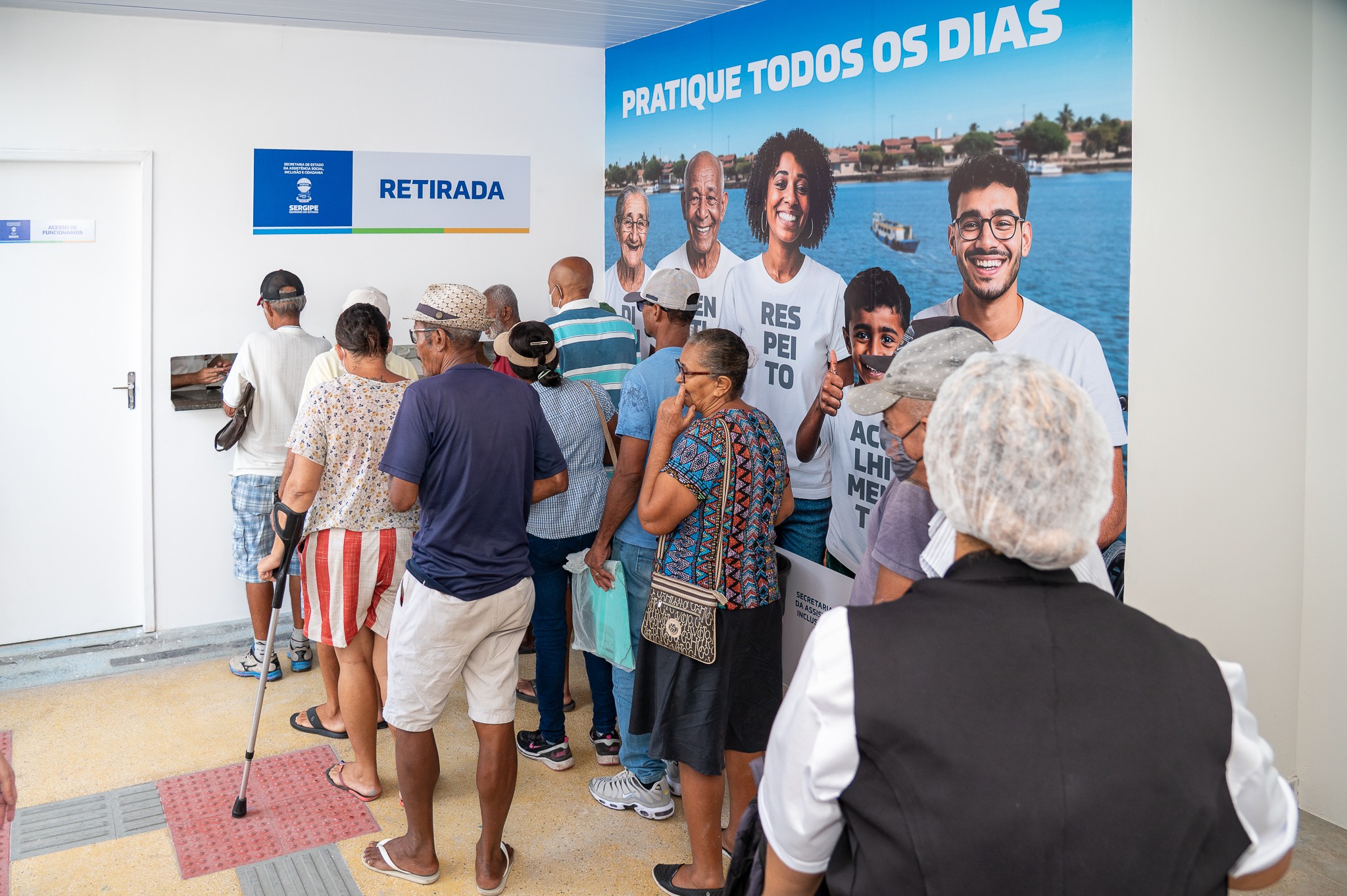 Restaurante Popular Padre Pedro inicia funcionamento no Espaço Zé Peixe em Aracaju