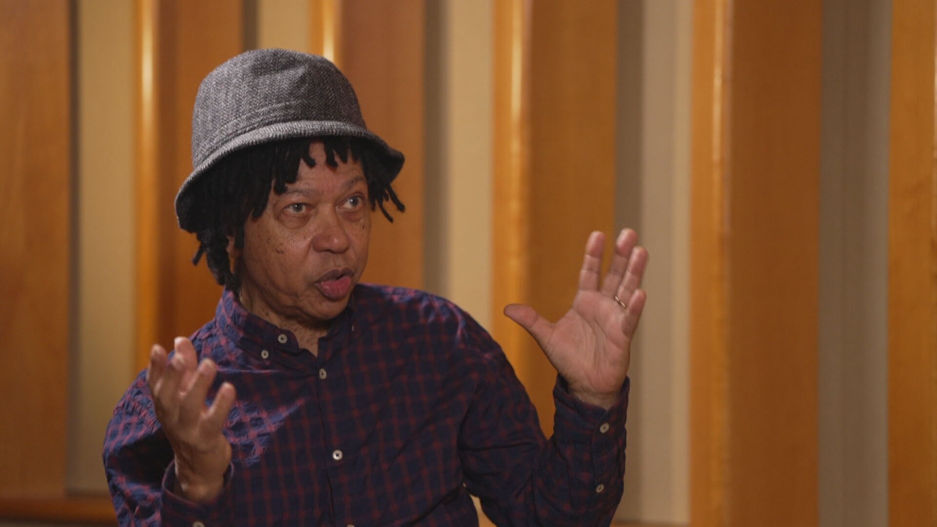 Djavan fala sobre criação, futebol, África, os 50 anos de carreira e o amor pela mãe: 'Me ensinou tudo'