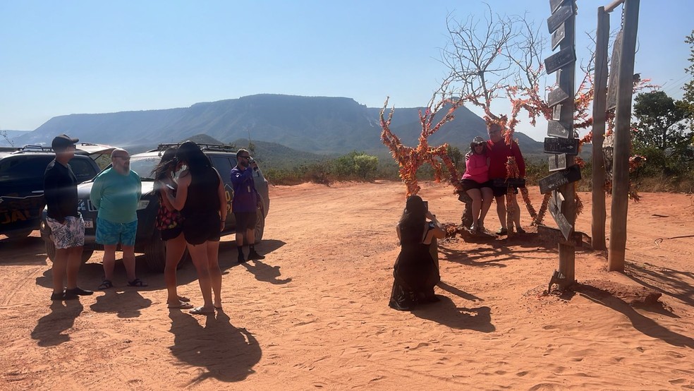 Visitantes são impedidos de entrar em Dunas do Parque do Jalapão por causa do incêndio florestal na região — Foto: Ana Paula Rehbein/TV Anhanguera