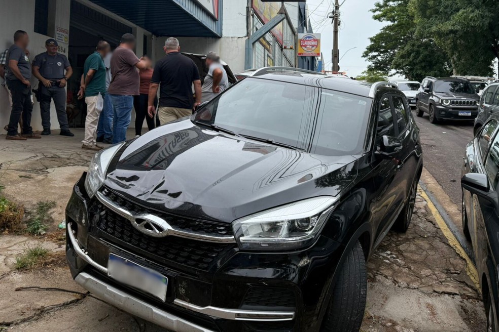 Carros parados em semáforo foram atingidos por caminhão desgovernado, em Presidente Prudente (SP) — Foto: Marianne Santana/TV TEM