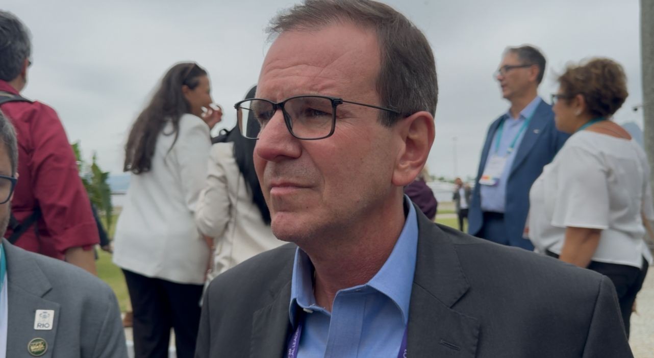 Paes diz que próxima licitação de ônibus no Rio será para veículos elétricos