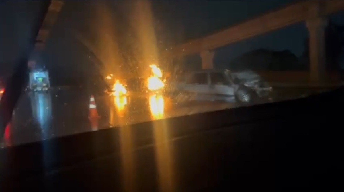 Motociclista morre em acidente com três veículos na Ayrton Senna, em Itaquaquecetuba