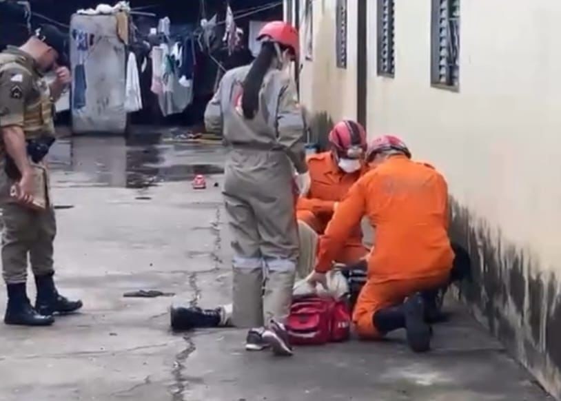 Policiais são agredidos com faca e tijolada durante operação em Araguaína