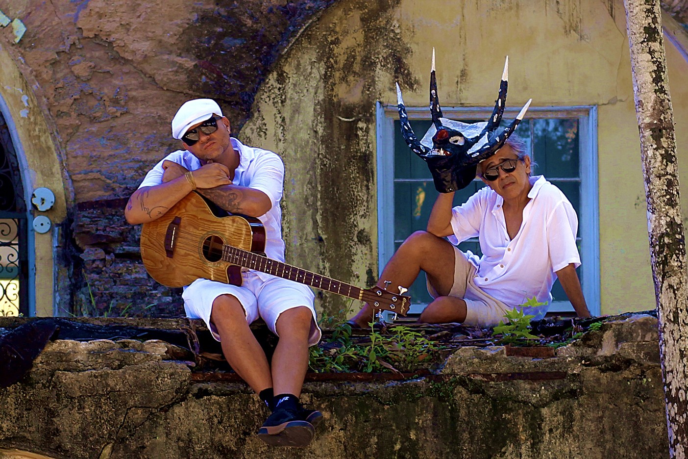 J. Velloso e Recôncavo Experimental põem guitarras e beats na grande roda do samba da Bahia em álbum autoral