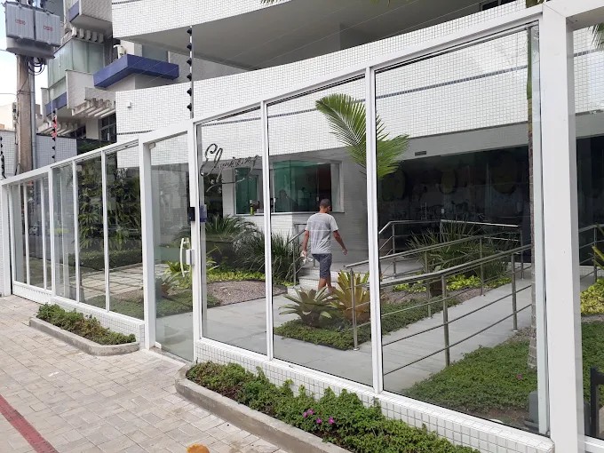 Homens armados se passam por policiais federais e invadem edifício em Belém