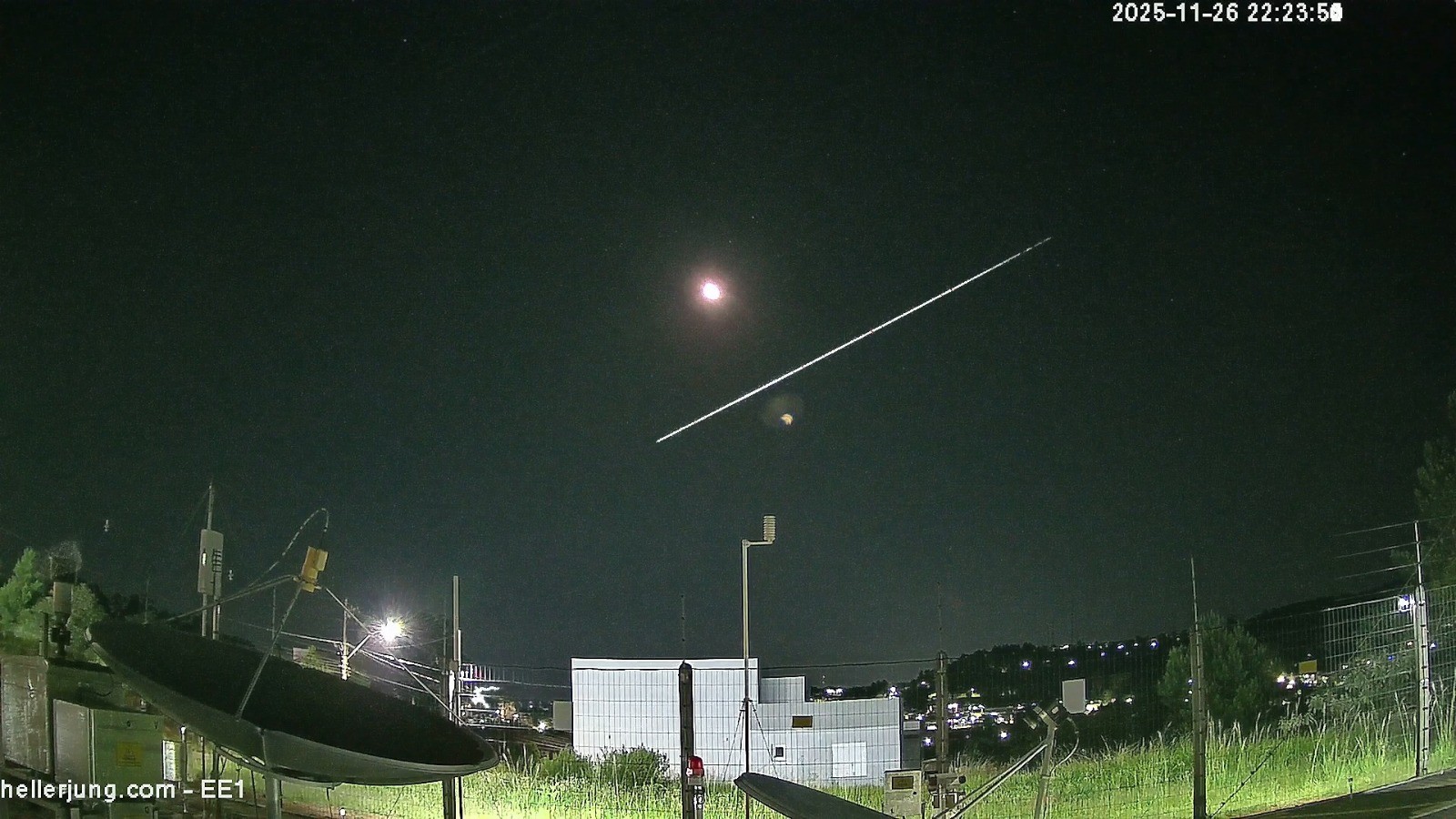 VÍDEO: Meteoro deixa rastro de luz ao cortar o céu sobre o Centro do RS