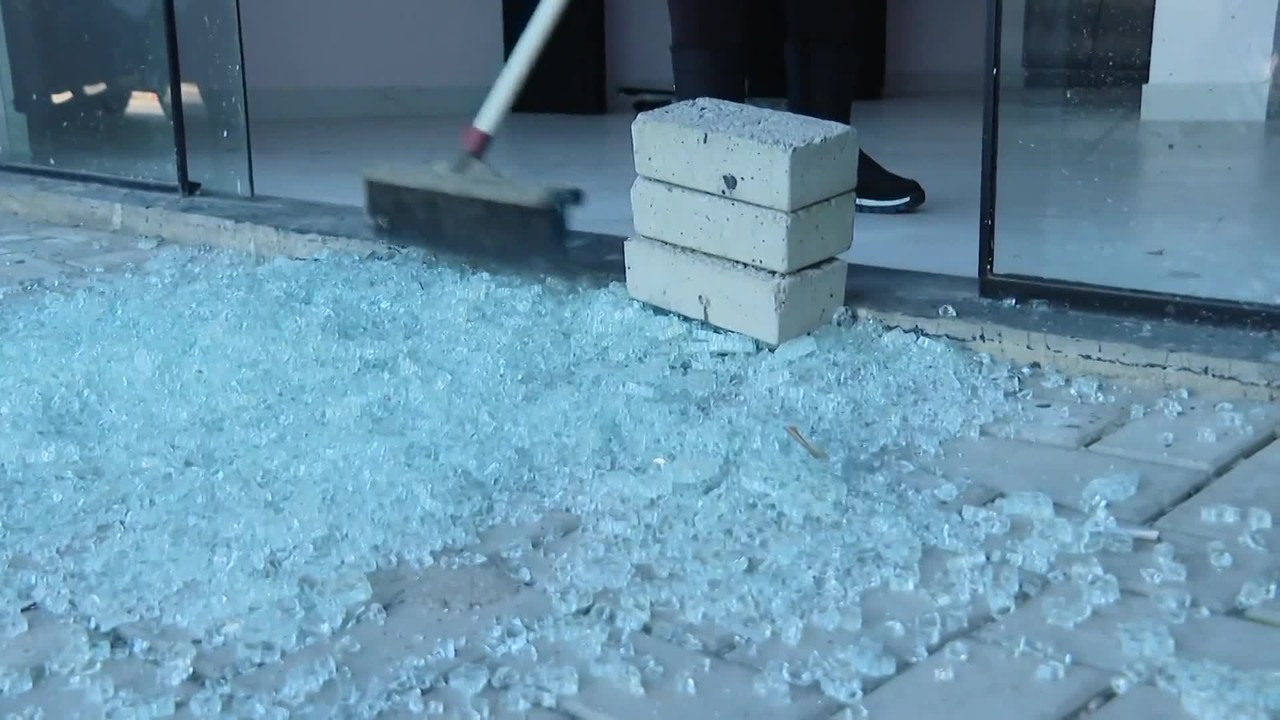 Câmeras mostram que três pessoas escaparam da explosão em fábrica no Paraná