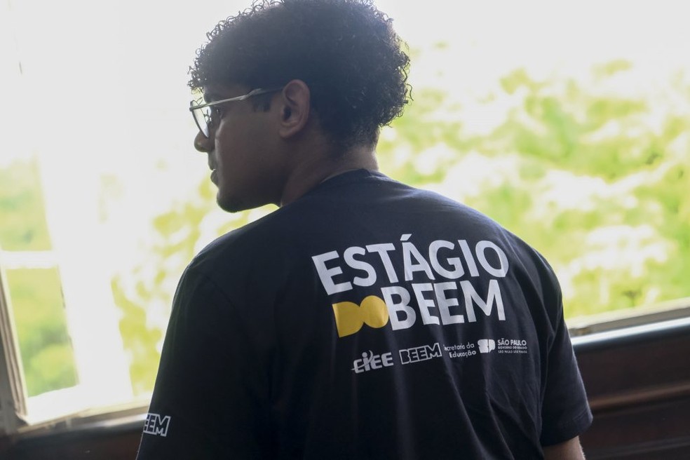 Estudantes do Ensino Médio Técnico podem se inscrever para vagas de até R$ 851,56 mesmo durante as férias — Foto: Divulgação/Seduc-SP