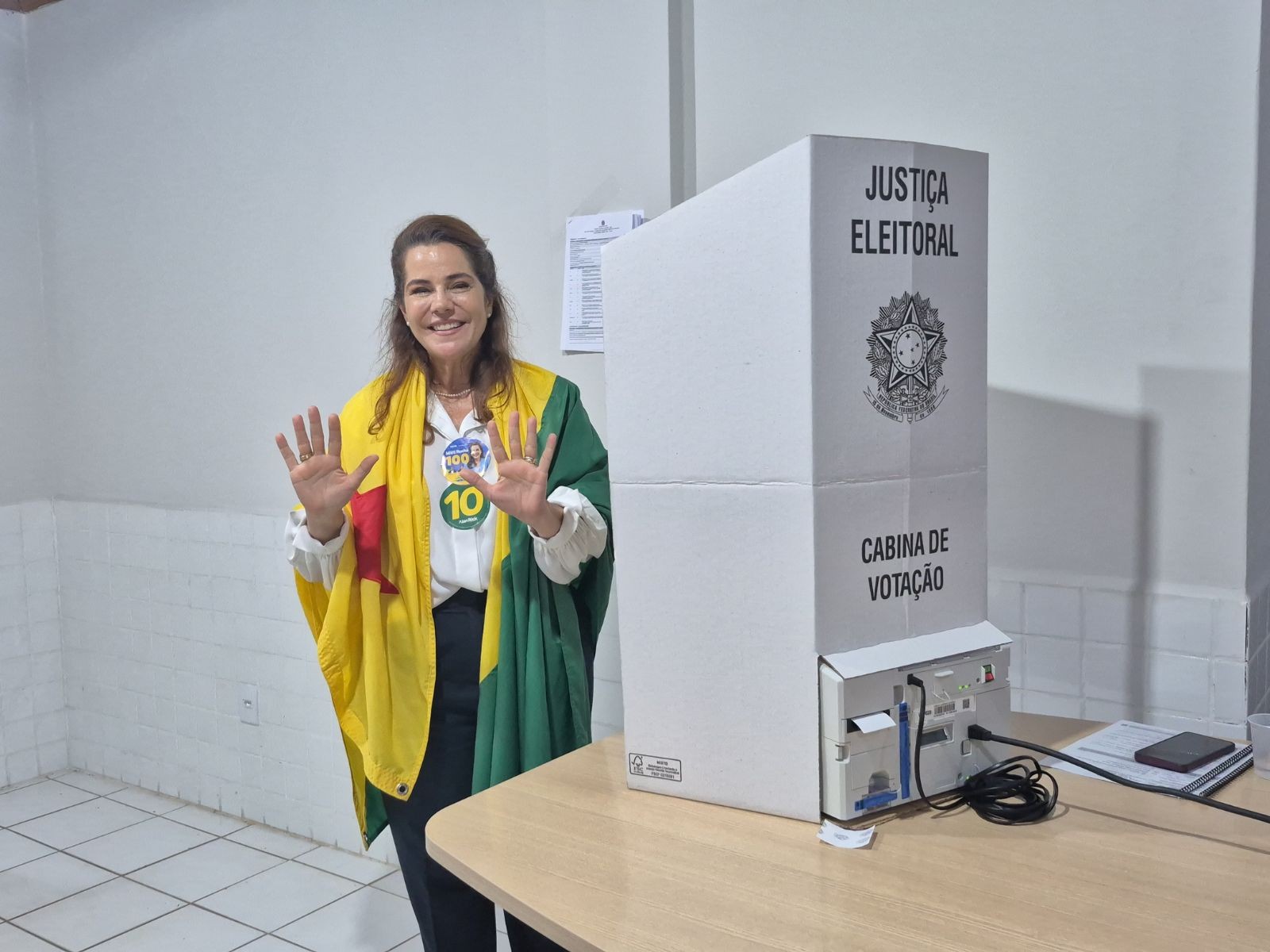 Mara Rocha (Republicanos) vota em Rio Branco
