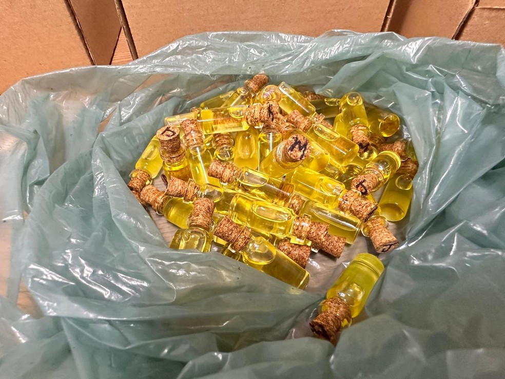 Lubrificante vaginal feito com maconha apreendido no DF — Foto: Polícia Civil do DF