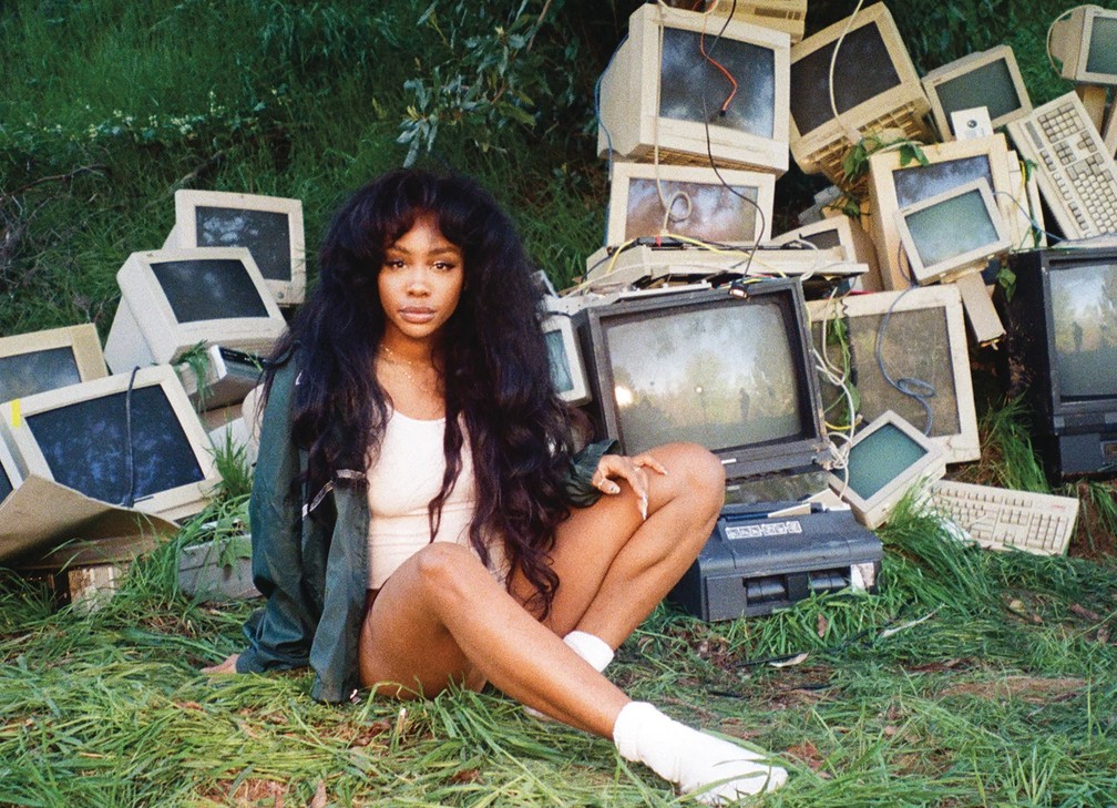 SZA, atração do Lolla 2024, na capa do álbum 'Ctrl', de 2017 — Foto: Divulgação