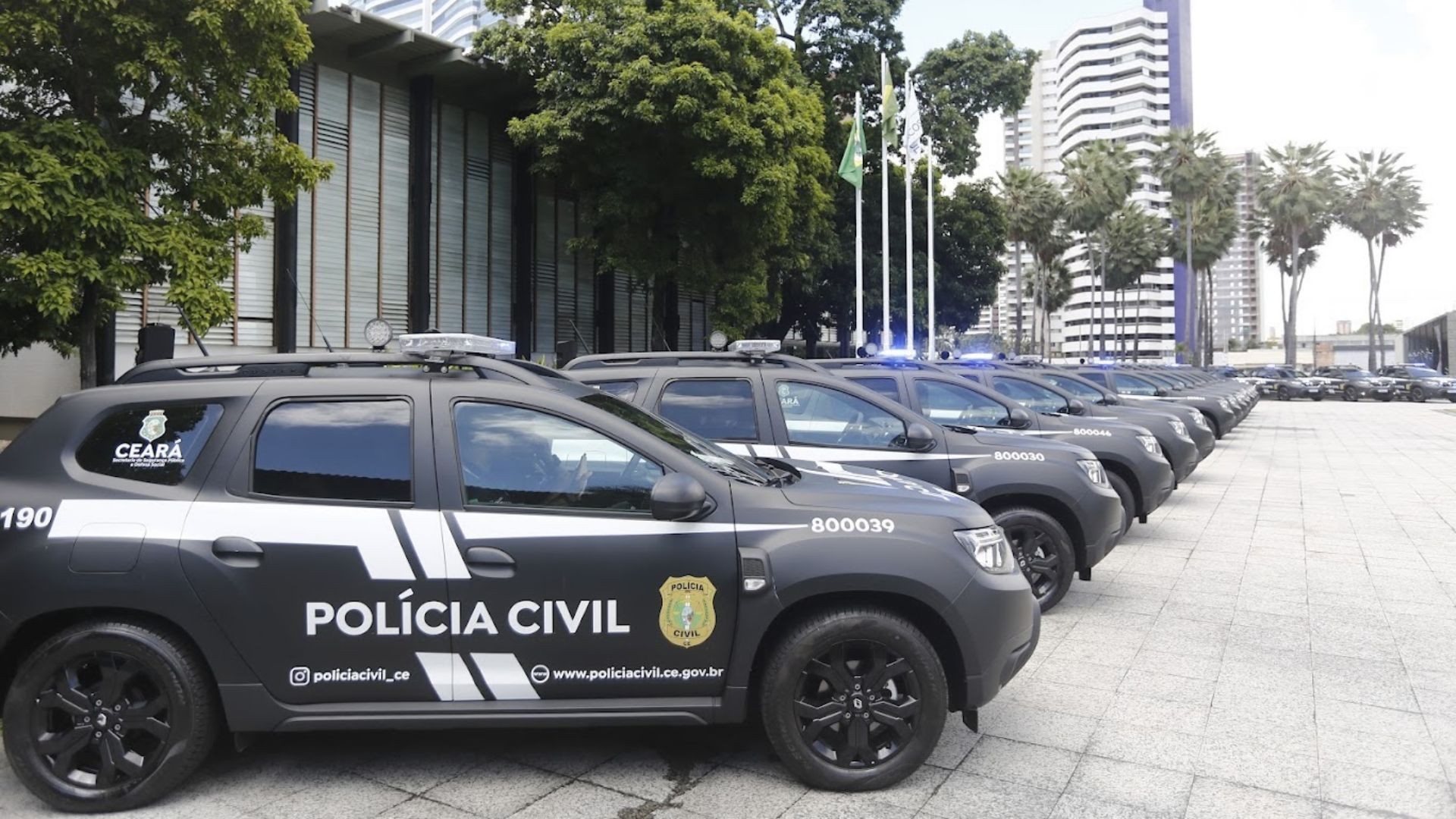 Suspeita de aplicar golpes na venda de passagens aéreas emitidas com milhas é presa em Fortaleza