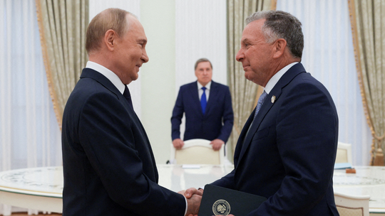 Às vésperas de ultimato de Trump, encontro entre Putin e enviado especial foi 'construtivo' e envolveu 'troca de sinais', diz Kremlin - Presidente russo recebeu o americano Steve Witkoff, enviado de Trump para tratar da guerra na Ucrânia com a Rússia, em Moscou. Prazo estipulado pelo presidente dos EUA para fim do conflito termina na sexta (8).