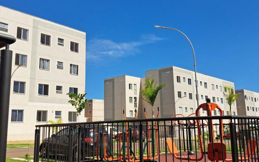 Menino de 3 anos cai de apartamento no 3º andar, em Goiânia