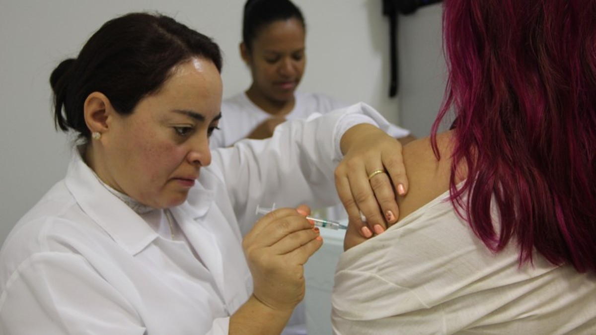 Vacinação em queda no Brasil preocupa autoridades por risco de surtos e epidemias de doenças fatais