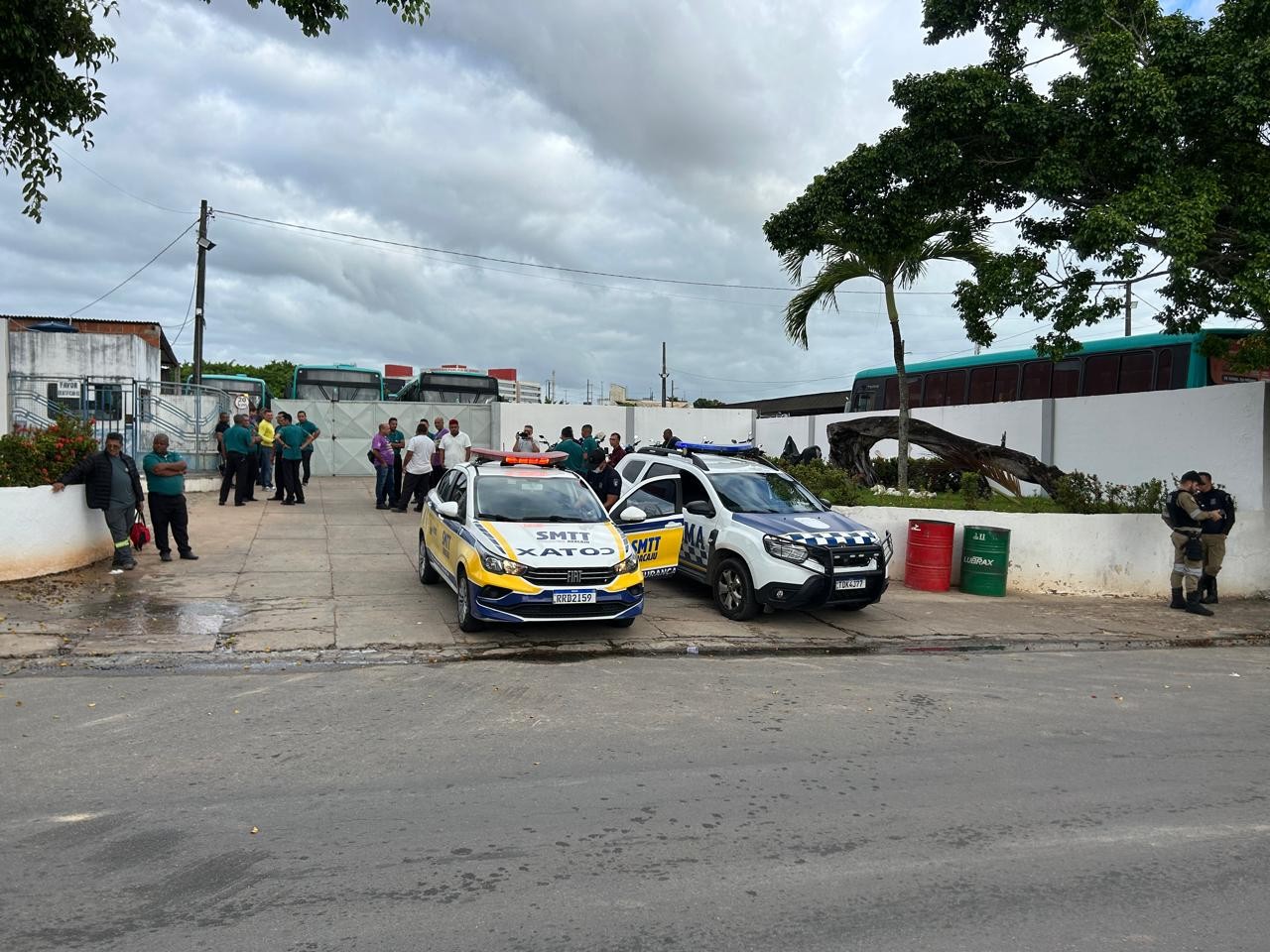 Mais de 100 ônibus são impedidos de circular em Aracaju 