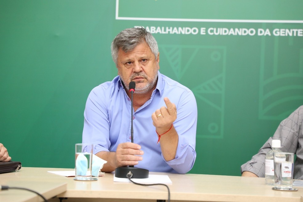 José Roberto Stopa (PV) foi preso pela Polícia Civil, após uma denúncia de descarte irregular de lixo, em Cuiabá — Foto: Prefeitura de Cuiabá
