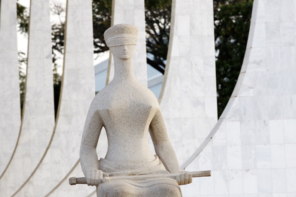 Estátua 'A Justiça' em frente ao prédio do STF — Foto: Carlos Humberto/SCO/STF