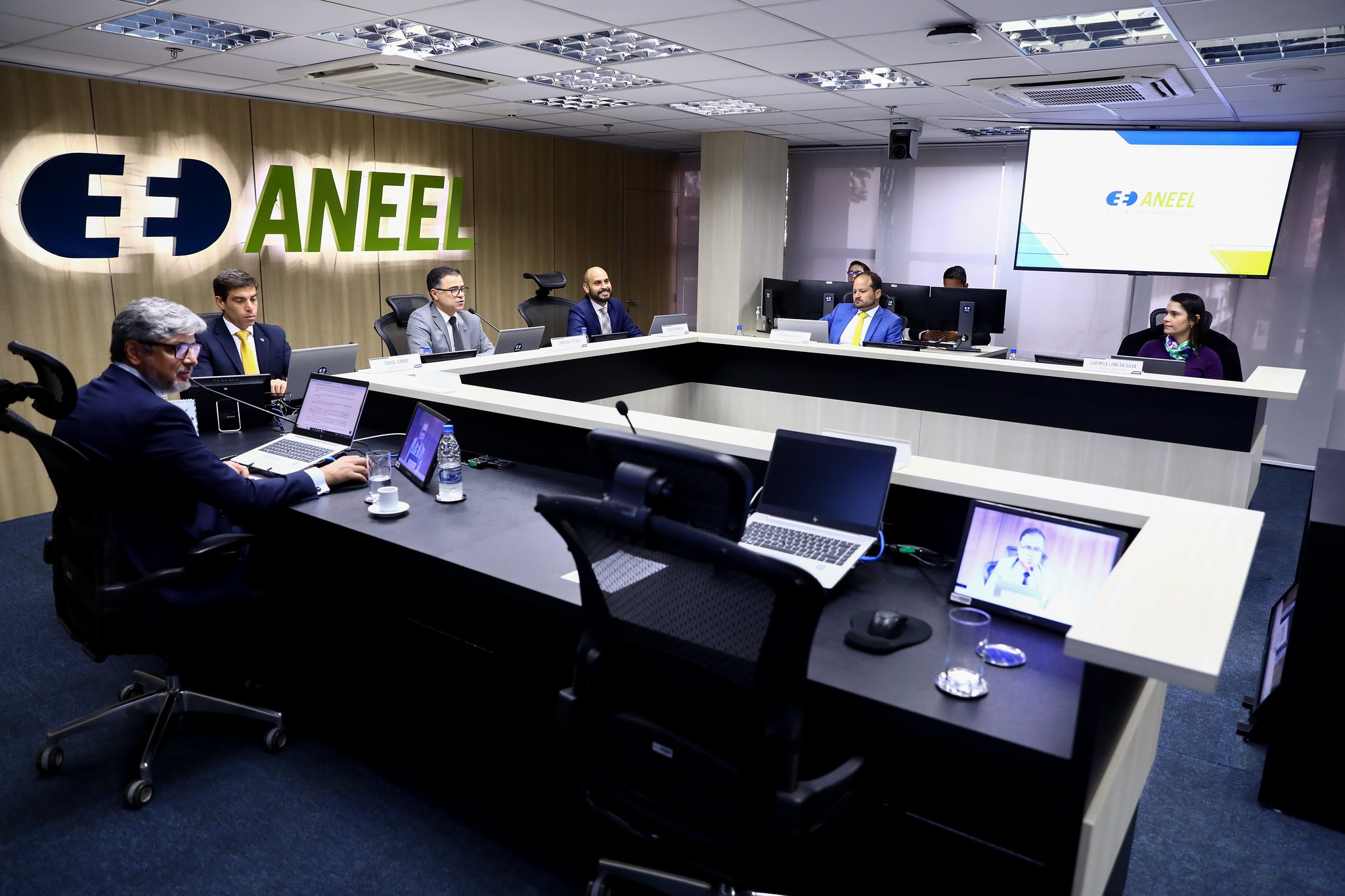 Aneel aciona bandeira verde e conta de luz segue sem taxa extra em fevereiro