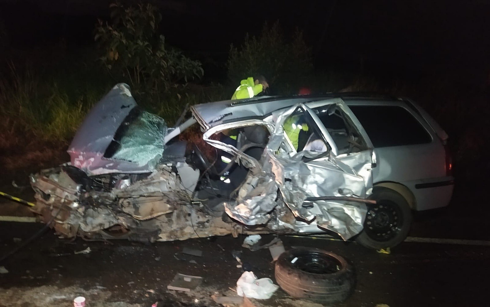 Motorista morre e sete pessoas ficam feridas em batida frontal na MGC-369, em Campos Gerais