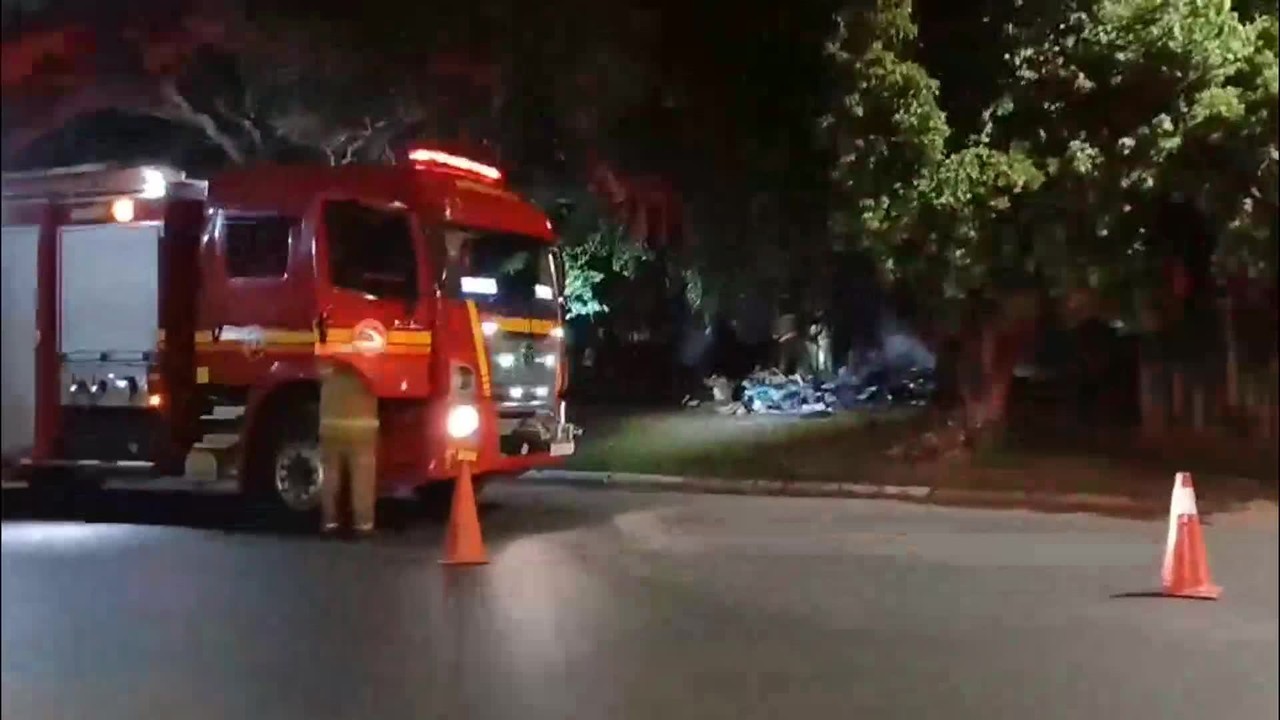 Homem em situação de rua fica ferido após ter barraca incendiada