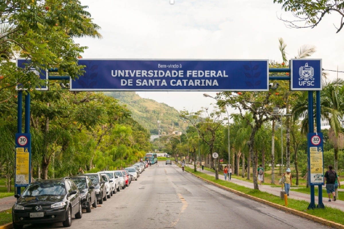 Estudantes da UFSC são vítimas de assalto à mão armada dentro de campus em Florianópolis