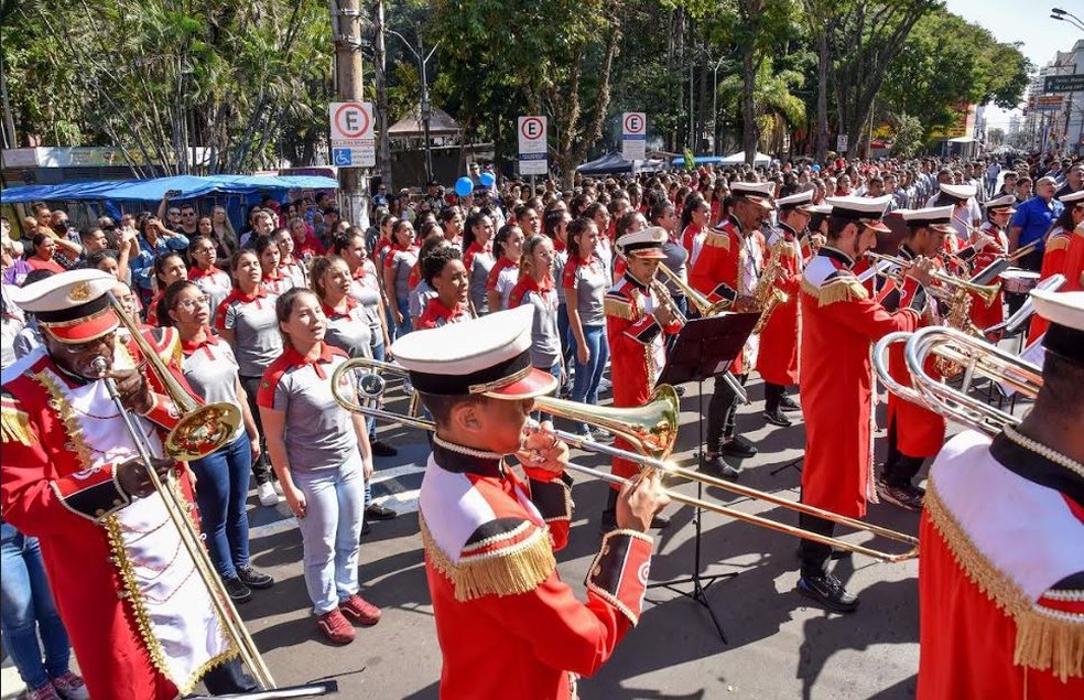 Fanfarra participa de desfile em comemoração ao aniversário de Rio Clato — Foto: Prefeitura de Rio Claro/Divulgação