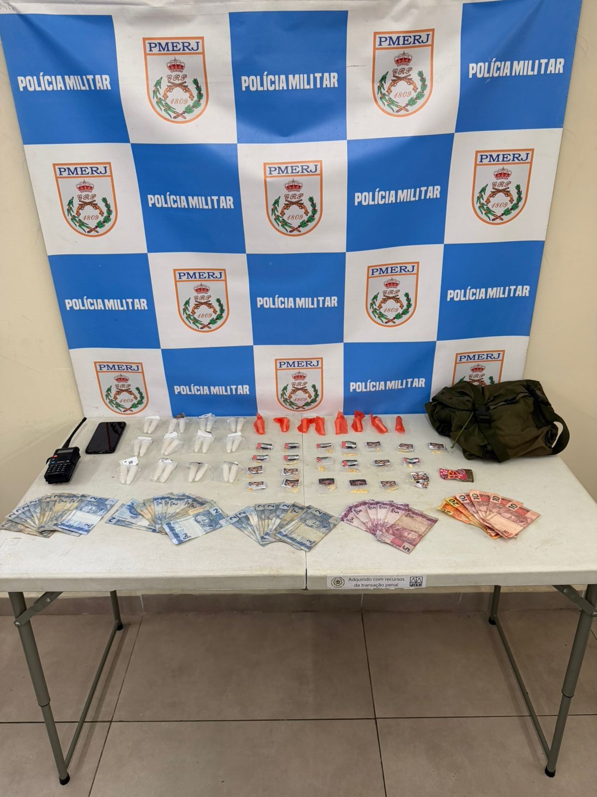 Jovem é preso por tráfico de drogas em Volta Redonda