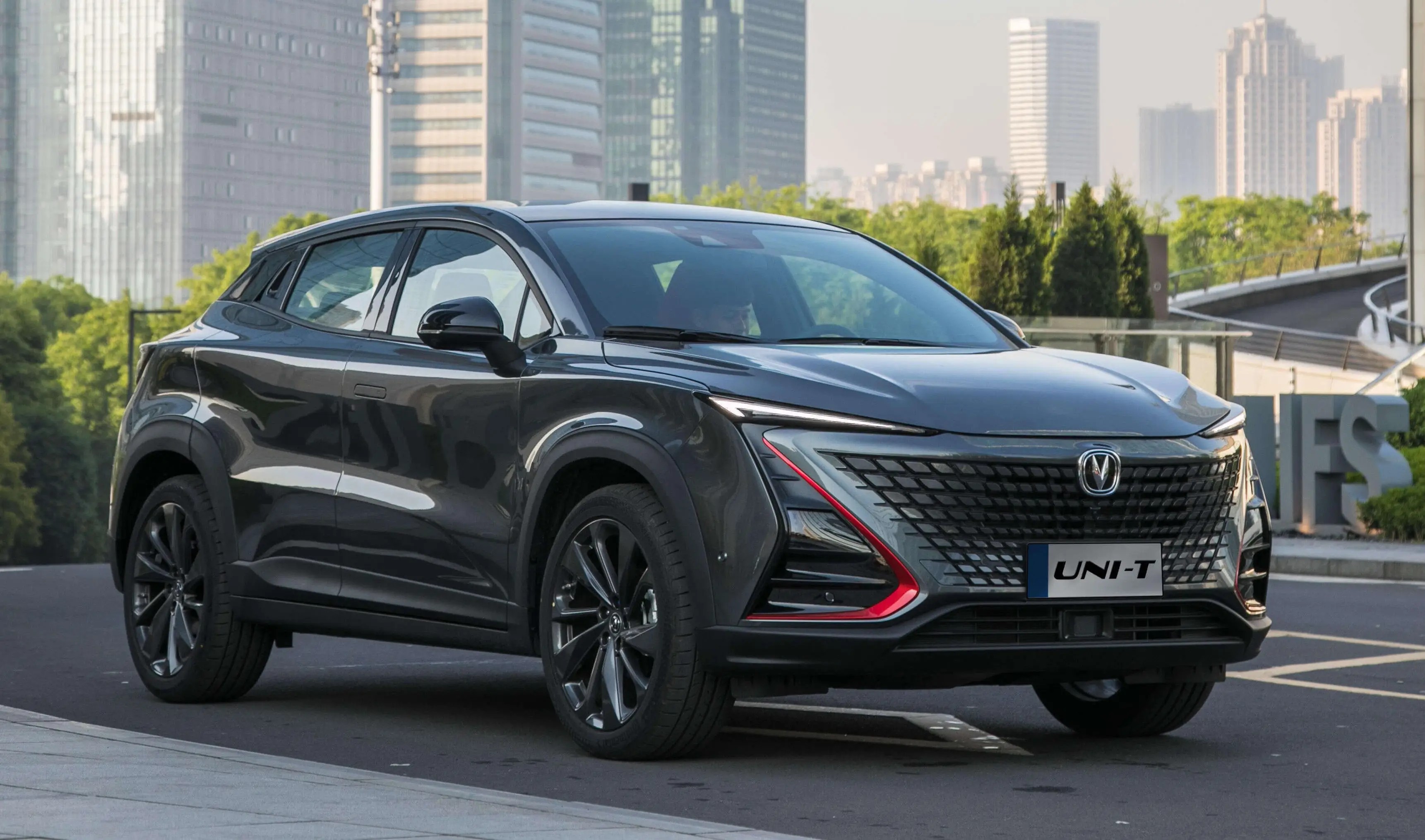 Salão do Automóvel 2025: Caoa anuncia volta da Changan, com SUVs a combustão e elétricos