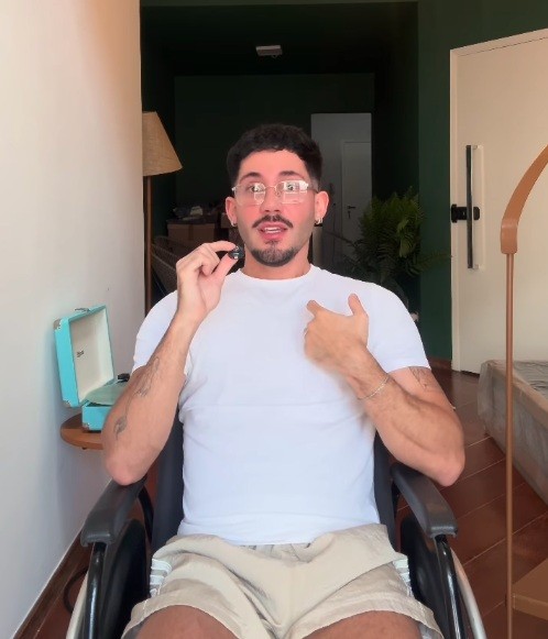 Influenciador Vittor Fernando recebe alta e conta como foi baleado no RJ: 'Muito assustador'