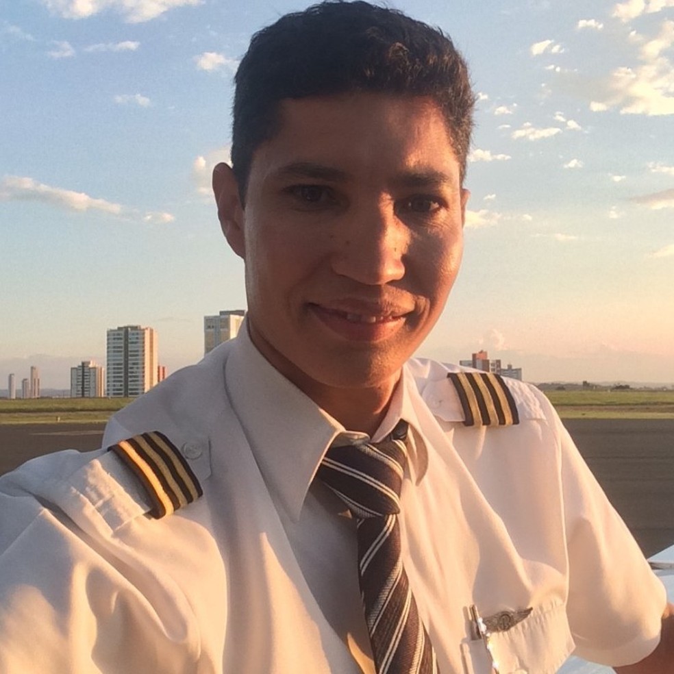 Geberson Henrique Tadeu Chagas Pereira era o piloto da aeronave que caiu no Sul de Minas — Foto: Redes sociais
