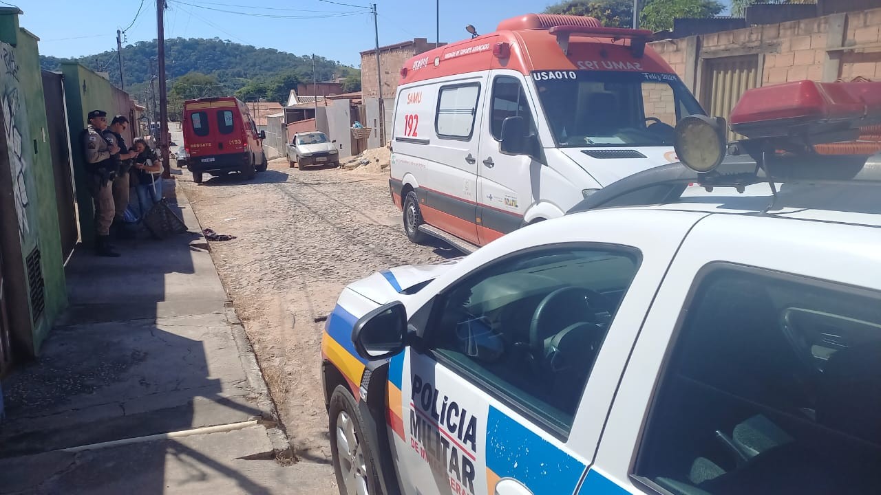 Jovem morre após moto bater em lixeira em Pará de Minas 