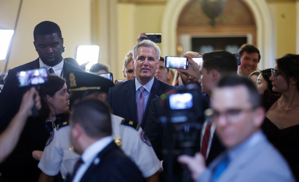 Kevin McCarthy no dia 3 de outubro de 2023 — Foto: Jonathan Ernst/Reuters