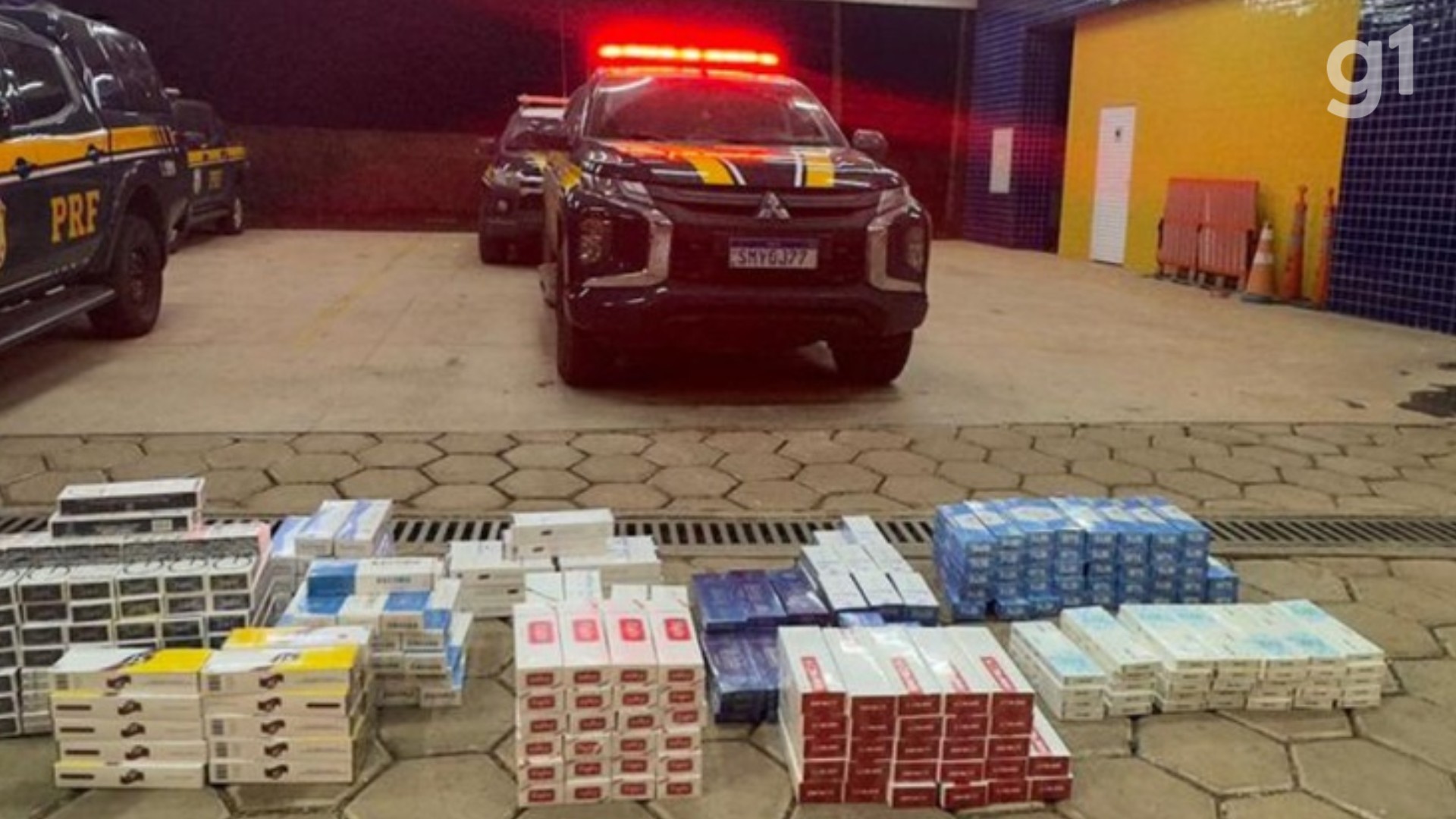 PRF apreende 300 caixas de cigarros contrabandeados e identifica documento falso em rodovia no MA
