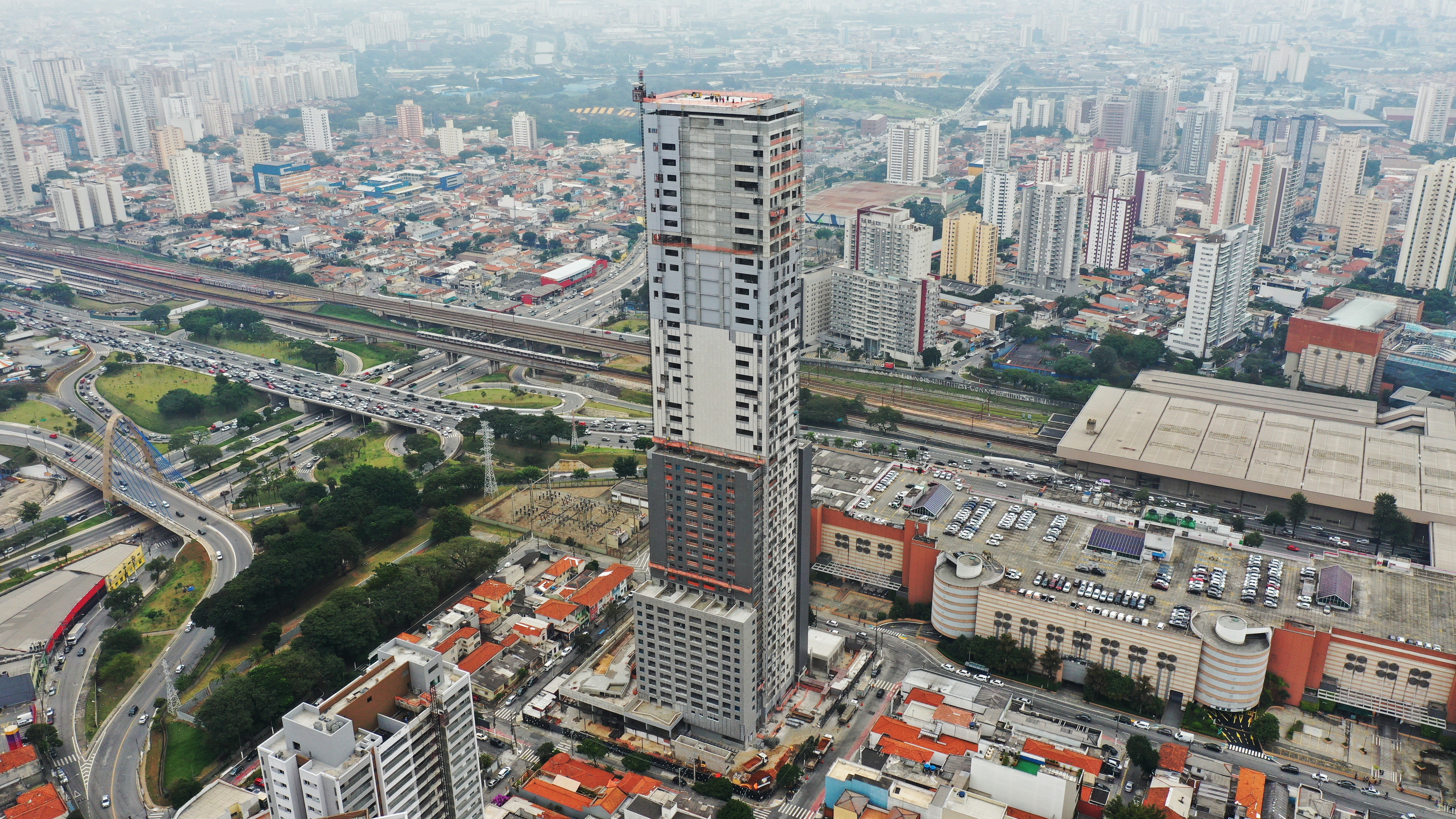Revisão da Lei de Zoneamento pode liberar prédios mais altos e comércios maiores em lado ímpar da Avenida Rebouças