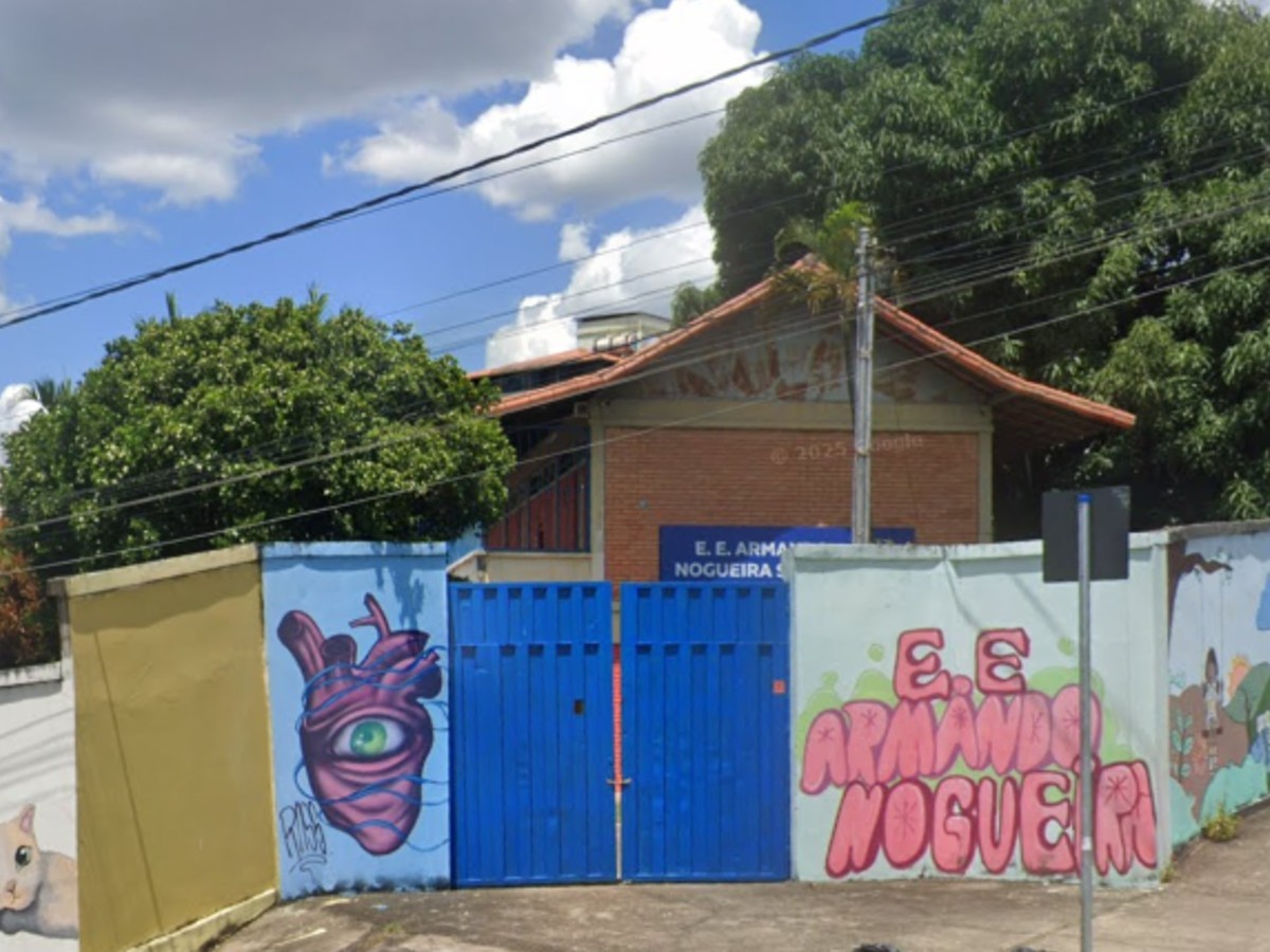 Aluna denuncia comentário racista de professor durante ensaio teatral em escola de Divinópolis