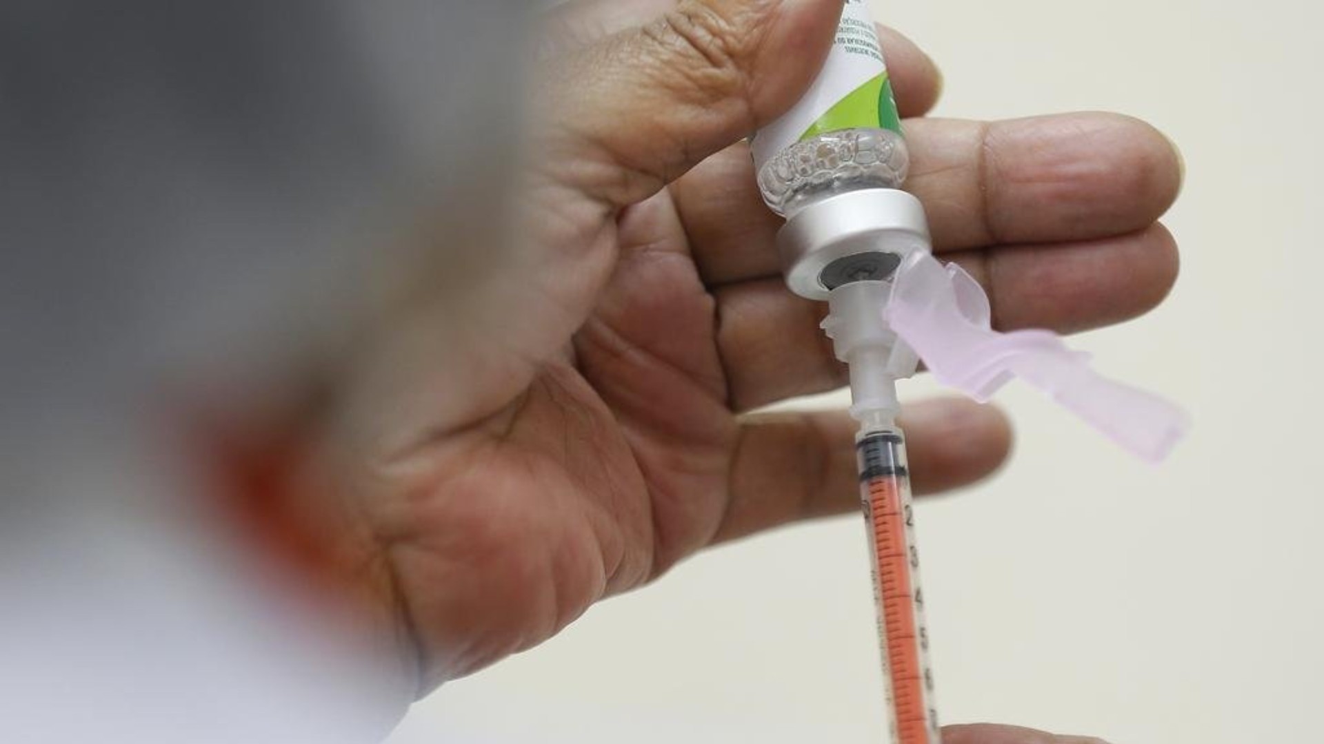 RS tem 'alto risco' para doenças respiratórias por baixa adesão à vacina da gripe, aponta Fiocruz