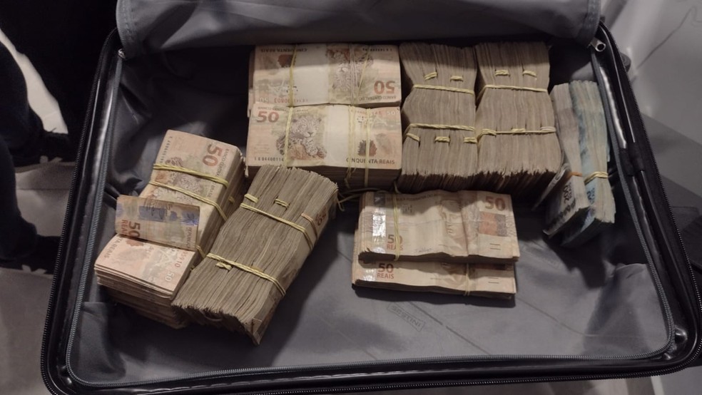 Dinheiro em espécie apreendido em operação da Polícia Federal. — Foto: Polícia Federal