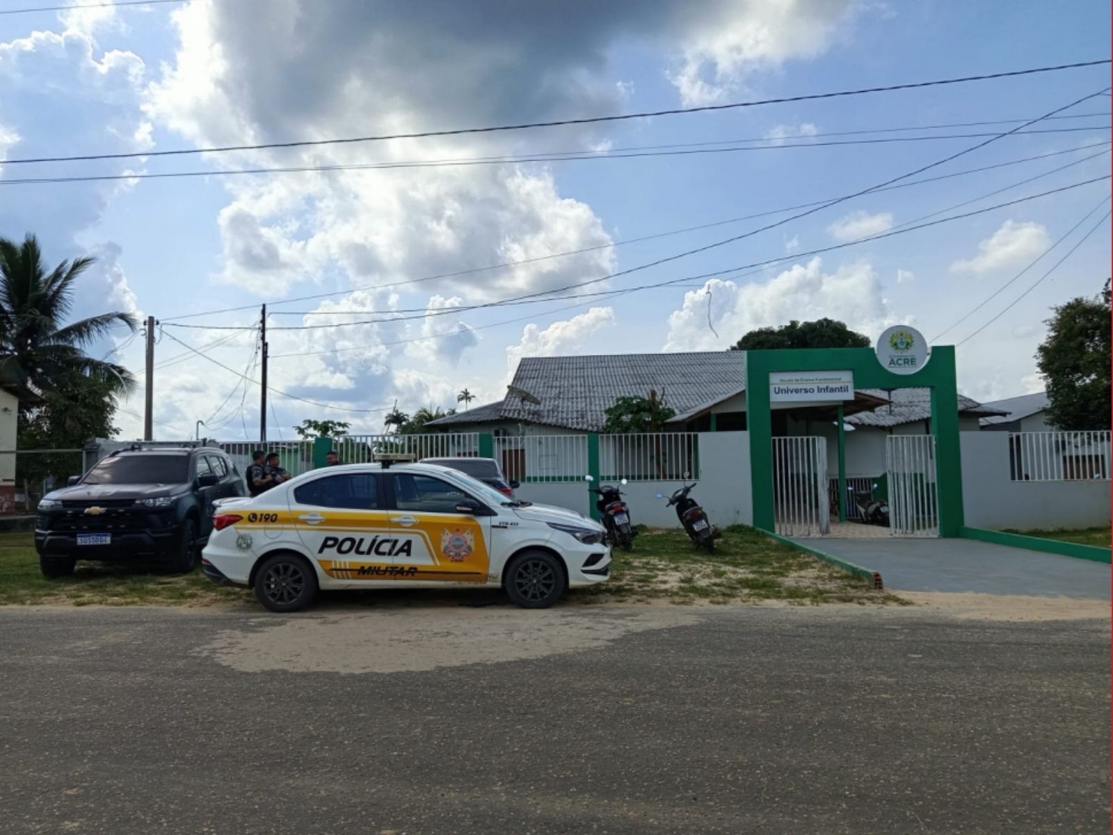 Homem se incomoda com barulho de escola e é preso após ameaçar atirar durante ligação para PM no Acre