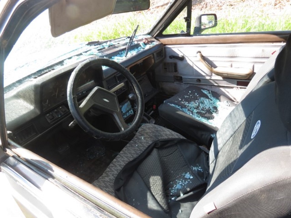 Mulher de 65 anos morre após carro bater em traseira de motocicleta, em Dracena (SP) — Foto: Jorge Zanoni