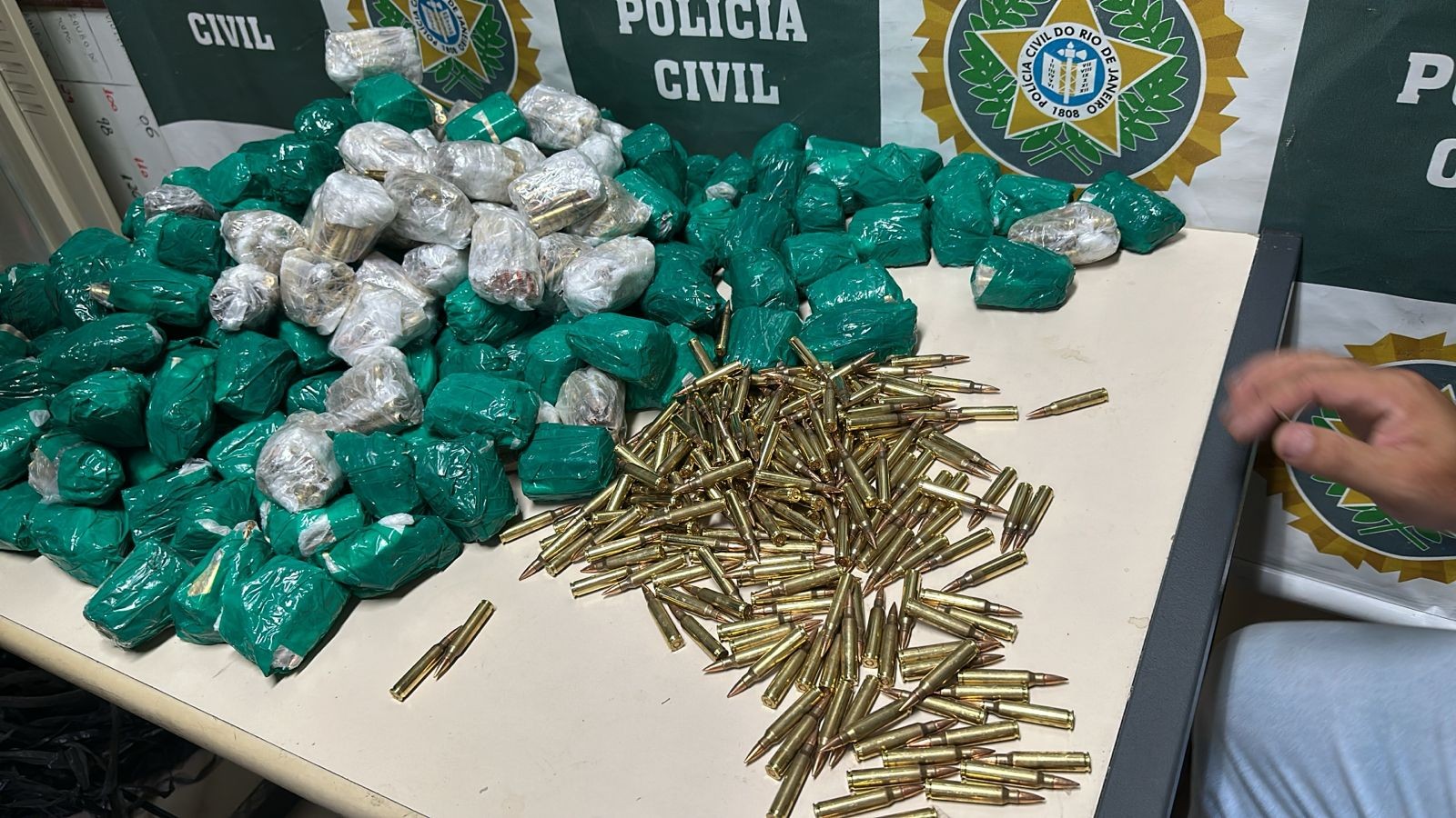 Polícia prende homem que levava 5 mil munições de fuzil no Rio