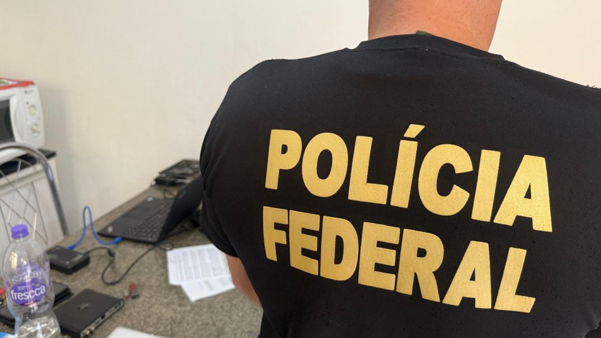 Polícia Federal cumpre mandados em Governador Valadares em operação contra abuso infantil na internet