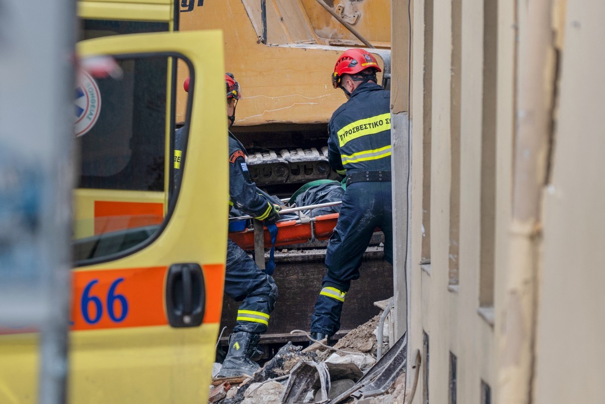 Seis pessoas morrem após explosão e desabamento de prédio em Atenas
