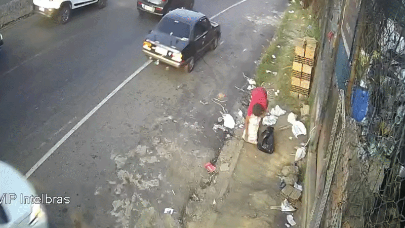 Vídeo mostra homem sendo atropelado por táxi na BR-262, em BH