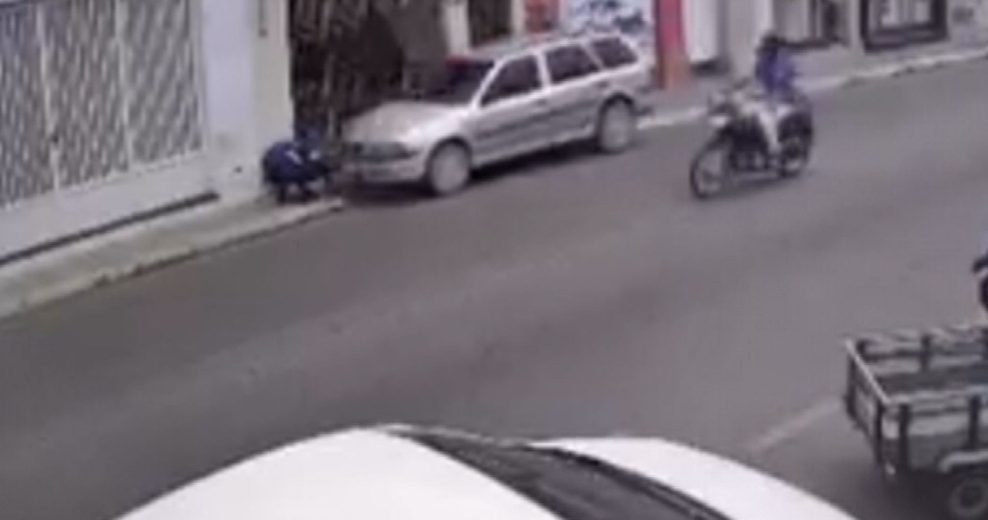 'Foi uma coisa assustadora' diz mulher  após ser atropelada na calçada enquanto trabalhava em Estância