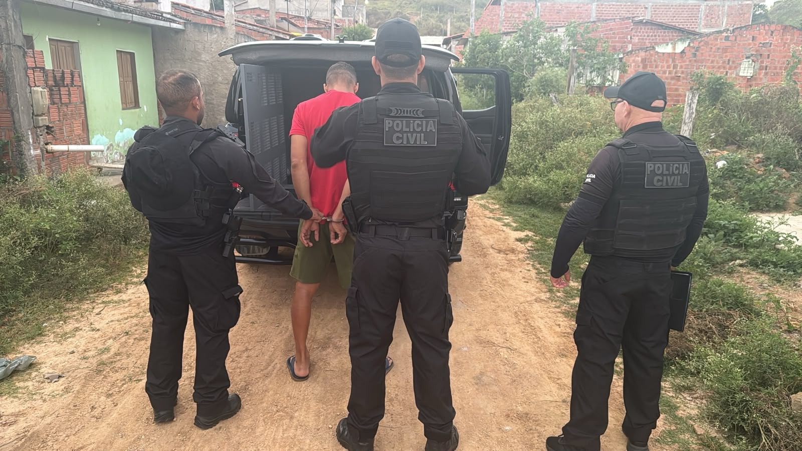 Vinte suspeitos de integrar facção criminosa são presos na Bahia