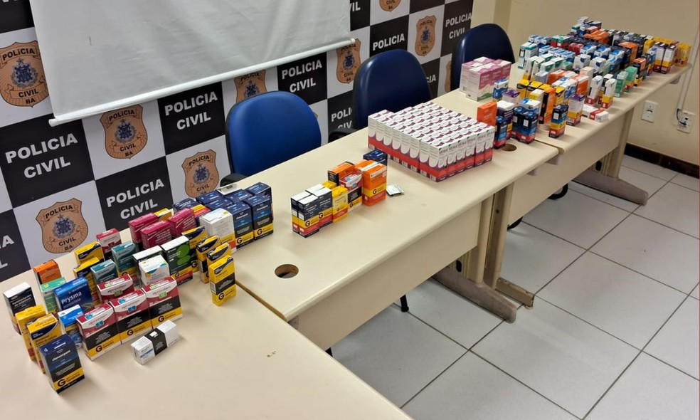 Operao interdita seis farmcias clandestinas em Feira de Santana — Foto: Divulgao/Ascom PC-BA